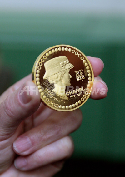 Coco Chanel ココ シャネル 記念コイン シルバー 5ユーロ 125周年記念5