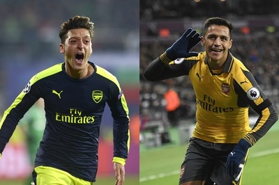 エジルとサンチェスの放出を否定、ベンゲル監督