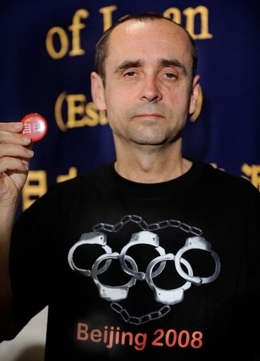 「国境なき記者団」事務局長、「長野では平和的に抗議」