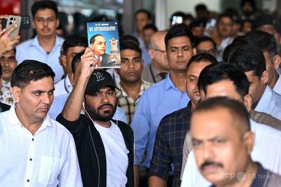 インド「ゴキブリ党」、ネットからリアルへ 教育相の辞任求めるデモ計画