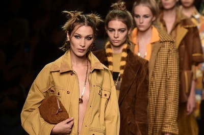 「フェンディ」20年春夏