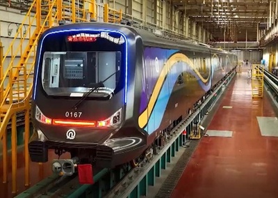 軽量・省エネを実現した炭素繊維製地下鉄車両が中国青島に登場