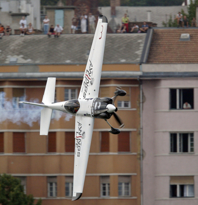 マンゴールド チャンブリス降し総合首位に