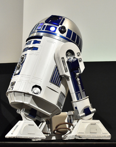 スター・ウォーズの「R2-D2」 3億円で落札 米競売