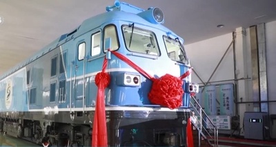 中国初の水素動力機関車「寧東号」が正式にラインオフ