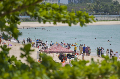 中国で「リベンジ旅行」熱高まる 春の連休で観光客1億人