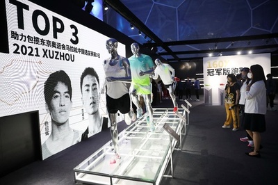 中国におけるカーボンプレート入りランニングシューズ市場の拡大