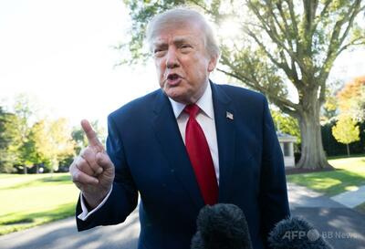 トランプ氏、レブロンの国歌演奏中の振る舞いを激しく非難