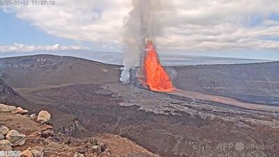 ハワイ・キラウエア火山噴火 溶岩460メートル吹き上げ