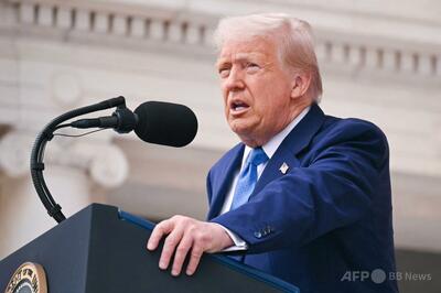 トランプ氏、戦没者追悼記念日の投稿で「政敵と判事」を強烈非難