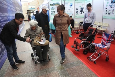 北京で唯一の「車いす4Sショップ」、修理や器具の改造も