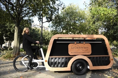 霊きゅう自転車、パリを行く