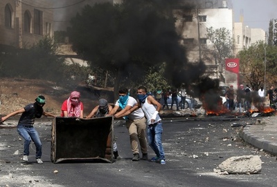 イスラエル首相、「刃物テロに屈せず」 エルサレムで襲撃4件続発