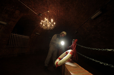 下水道にシャンデリア、ドイツ皇帝の視察の名残 ケルン