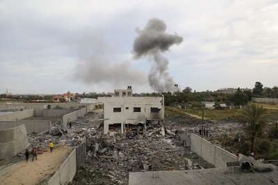 ガザ中部への爆撃で36人死亡 ラマダン中の食事で集まった親族