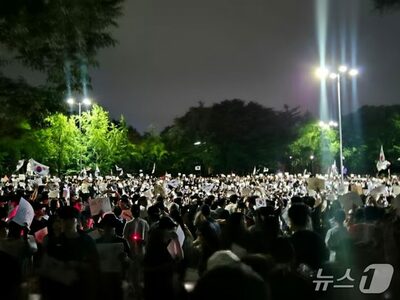 投票用紙不足に怒る3万人、ソウルの開票所を封鎖する異常事態…K-POPの歓声と交錯