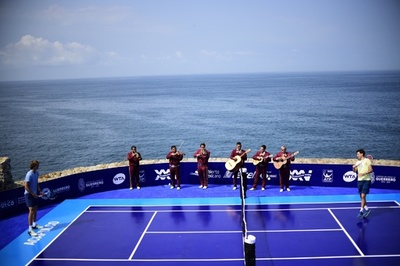 海辺のコートでエキシビション、メキシコ・オープン