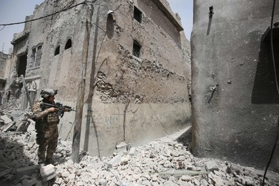 モスルの奪還作戦が大詰め、ISの自爆攻撃増加 イラク