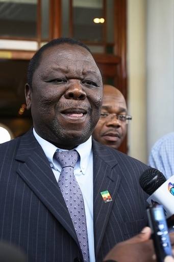 ジンバブエ大統領選、決選投票へ 野党ツァンギライ氏が首位