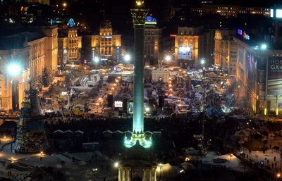 ウクライナ機動隊が独立広場に突入、デモ強制排除へ