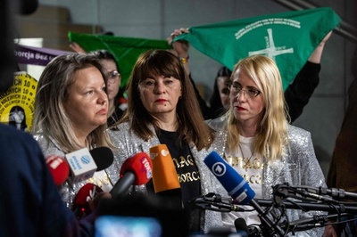 妊娠中絶支援の活動家、「欧州初」の有罪判決 ポーランド