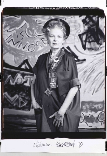 「ヴィヴィアン・ウエストウッド オーパス」展、8月24日まで開催