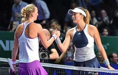 ムグルサ全勝、クビトバも友人の助けを借りて準決勝へ WTAツアー選手権