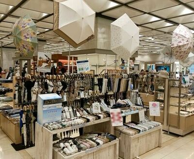【京王百貨店 新宿店】酷暑に備える「盛夏アイテム」を強化　パラソルの拡大展開のほかクール雑貨などもそろいます