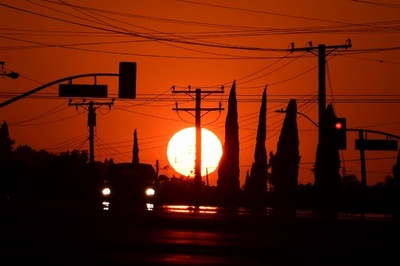 米カリフォルニア州、3連休にまた熱波 山火事のおそれも
