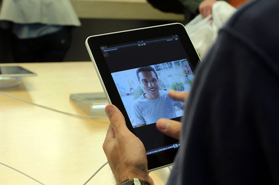 アップル端末と一緒に使う、生活習慣改善リストバンド「UP」