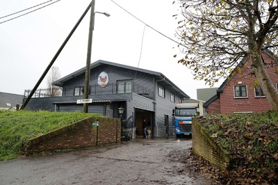 英国とオランダで相次ぎ鳥インフル検出、家禽を殺処分