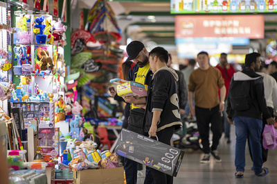 中国産アウトドア用品 海外からの注文が急増