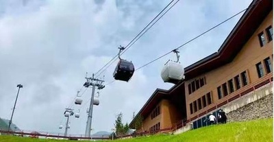 山頂まで30分！ 国家アルペンスキーセンターのロープウエーが全線開通