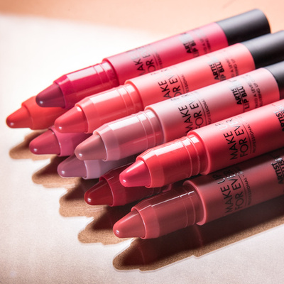 「メイクアップフォーエバー」チークのようなテクスチャーのマットリップ登場