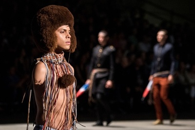 多様性を尊重、南米コロンビアでファッションショー