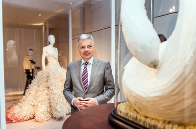 ベルギー副首相と法相、アン・ドゥムルメステールのアトリエなど訪問