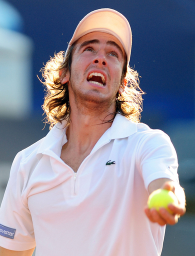 クエバス アカスーソに勝利し準決勝へ