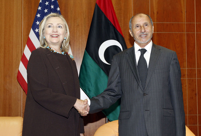 クリントン米国務長官、リビアを電撃訪問