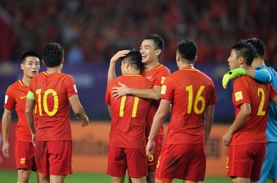 中国が劇的PKでウズベクに勝利、W杯へかすかな望みつなげる