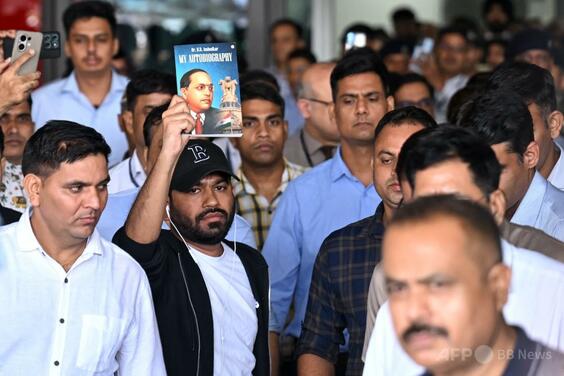 インド「ゴキブリ党」、ネットからリアルへ 教育相の辞任求めるデモ計画