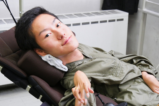 テクノロジーとともに拓く未来／ITで超えたのは、「学び」のバリア ––脊髄性筋萎縮症の東大生、愼さんの場合