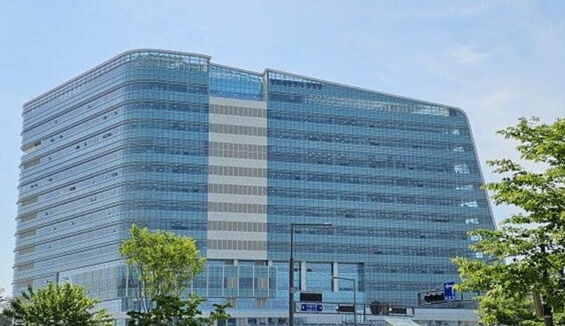 韓国政府世宗庁舎の中央棟(c)KOREA WAVE