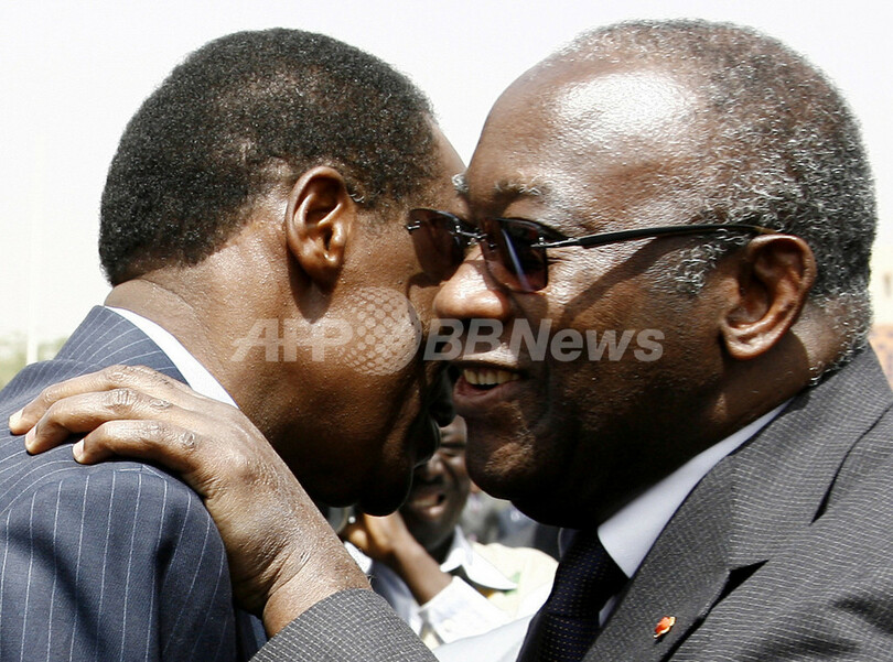 コートジボワール大統領が訪問、和平交渉を再開 - ブルキナファソ