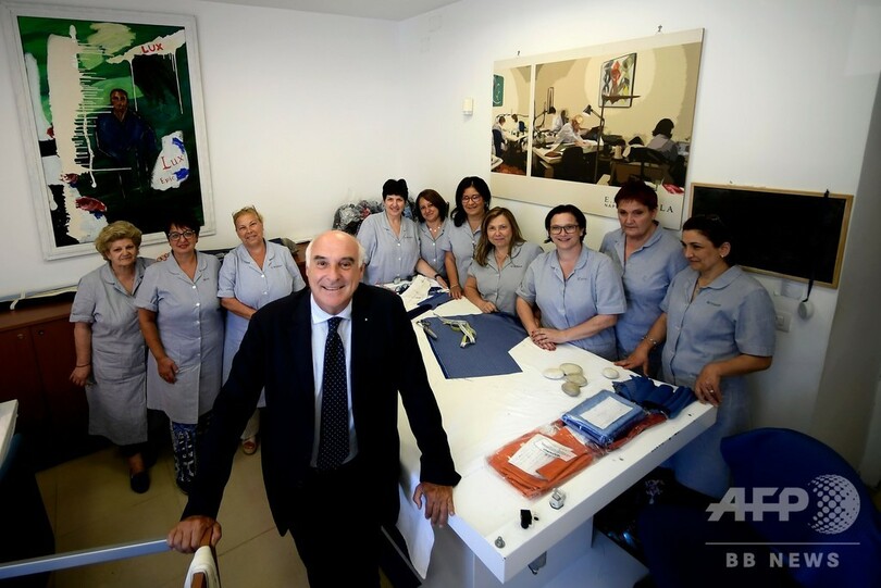 南イタリアの老舗が手縫いで仕立てる英国流ネクタイ