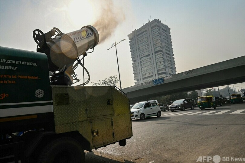 「アンチスモッグ砲」 インド首都の大気汚染対策