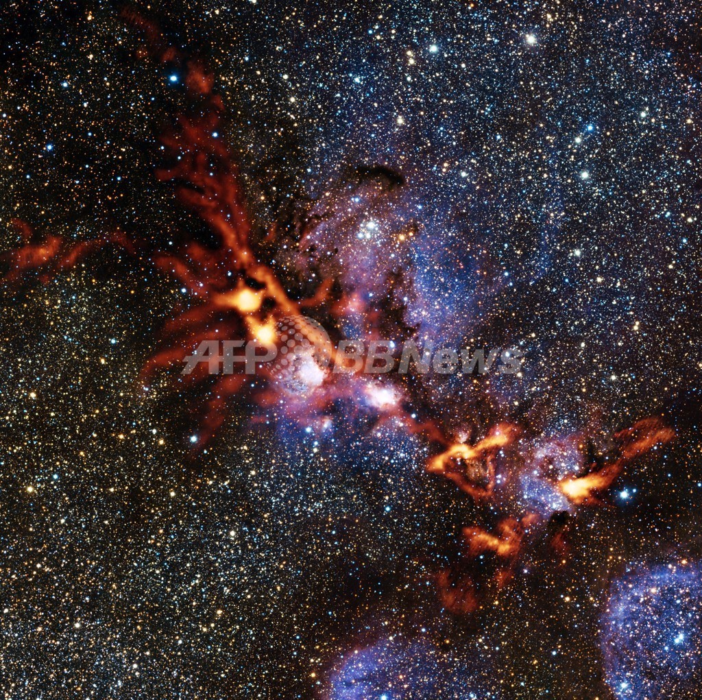 ESO、星形成領域NGC6334の写真公開 ESO、星形成領域NGC6334の写真公開