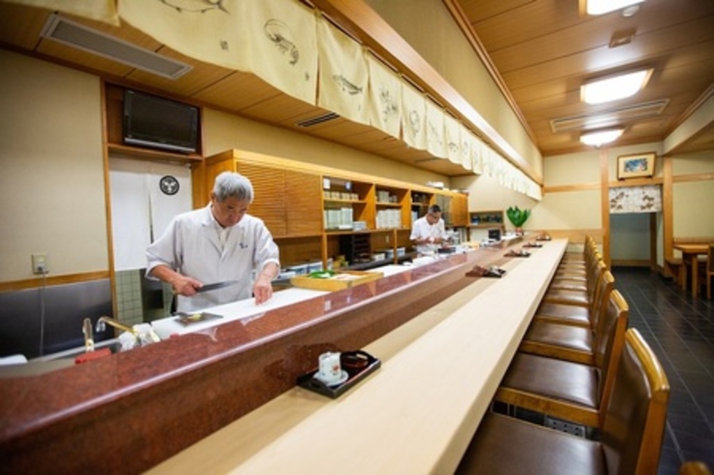 11店舗の技の逸品が選べる「明石の鮨」クーポンを11月24日(和食の日)から販売 11店舗の技の逸品が選べる「明石の鮨」クーポンを11月24日(和食の日)から販売