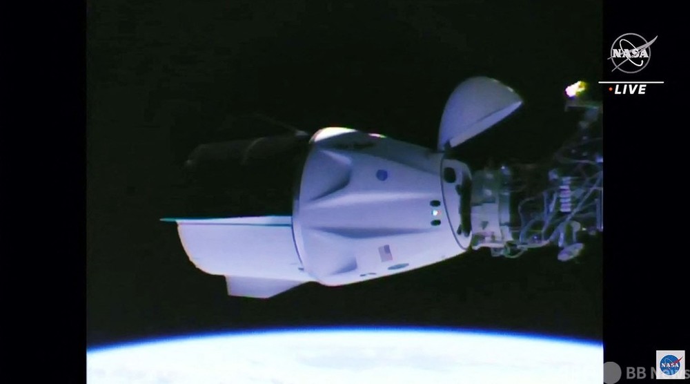 星出さん搭乗「クルードラゴン」、ISSにドッキング