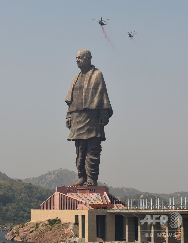 銅像 世界一高い182メートルの像、インドで落成 周辺では抗議活動も 写真14