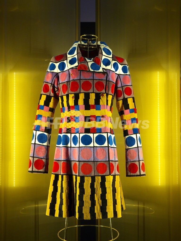 フェンディ世界巡回展「FENDI-UN ART AUTRE」、3日から